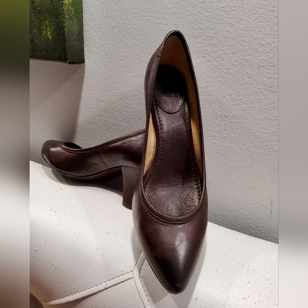 Frye Dark Brown Regina Pumps Size 8
